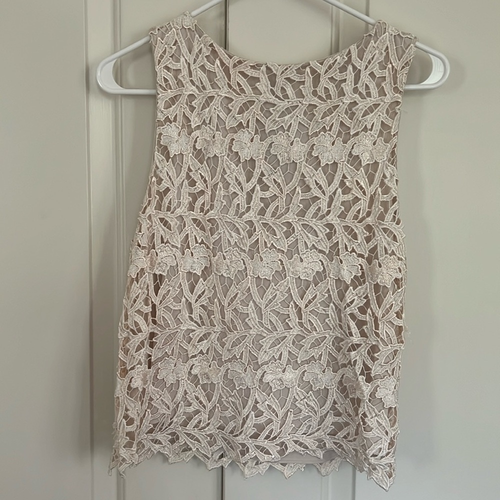 Alice Olivia size s cream top